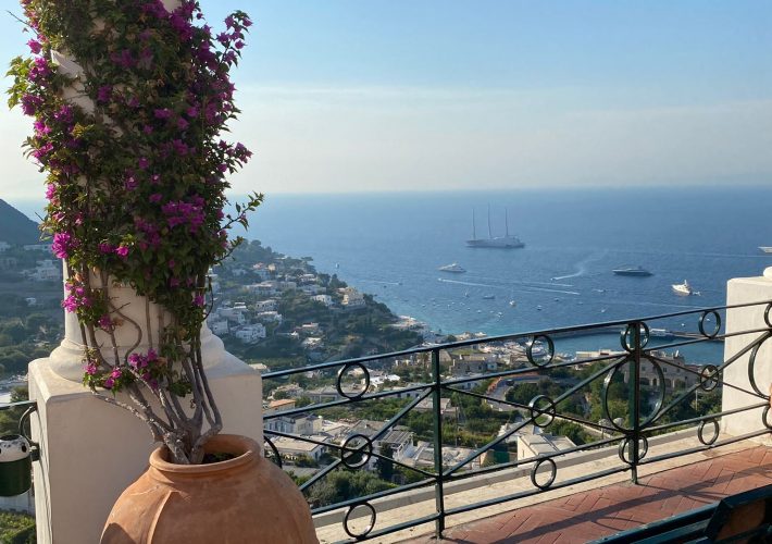 Vista panoramica dalla piazzetta di Capri